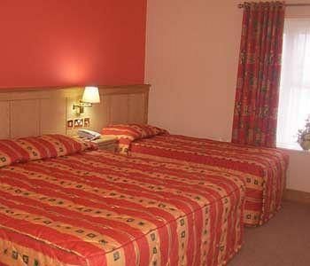 Mahon'S Hotel Irvinestown Bagian luar foto