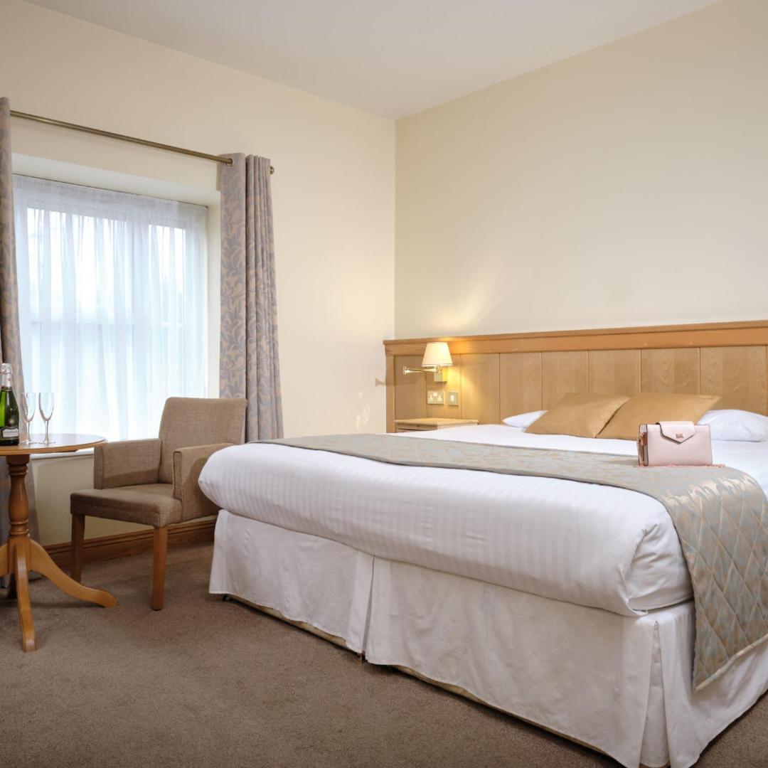 Mahon'S Hotel Irvinestown Bagian luar foto